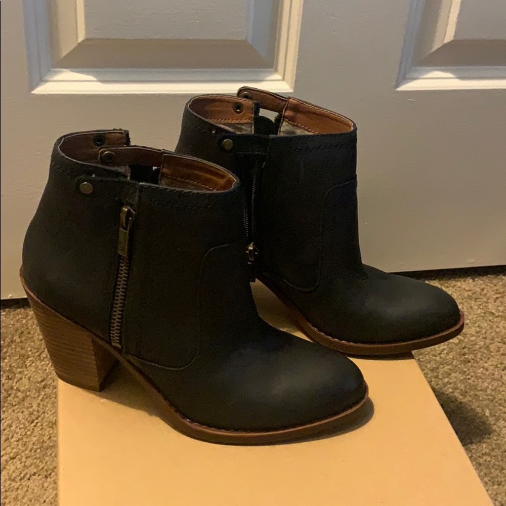 Ankle boots